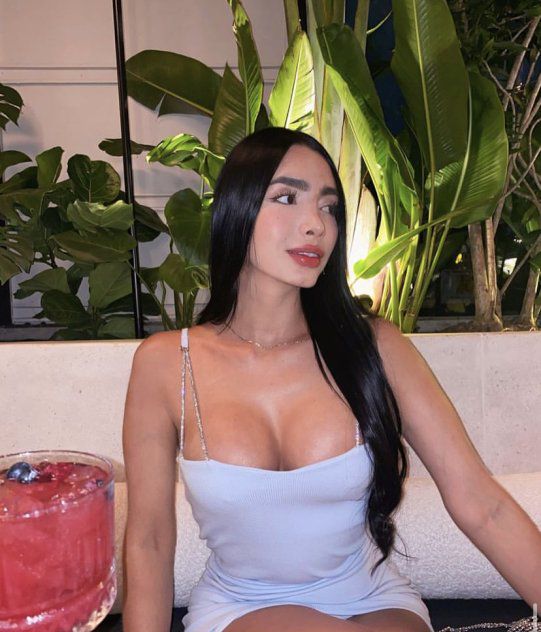 Female escort in Birmingham (Hi I'm available,Ready🥰 to meet😋up incall and outcall in the car 😉 horny😉 funny & wild all💦 services😋 include lick j...) #4